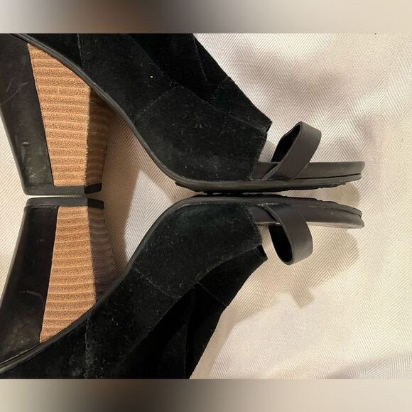 Tsubo Black Suede peep toe ankle boots, like new, size 7.5 - Picture 11 of 14